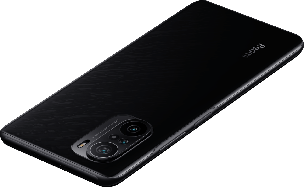 电子设备放在桌子上的手机
描述已自动生成